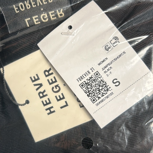 HERVE LEGER x FOREVER 21 | Shorts Jumpsuit in Black - Picture 6 of 6